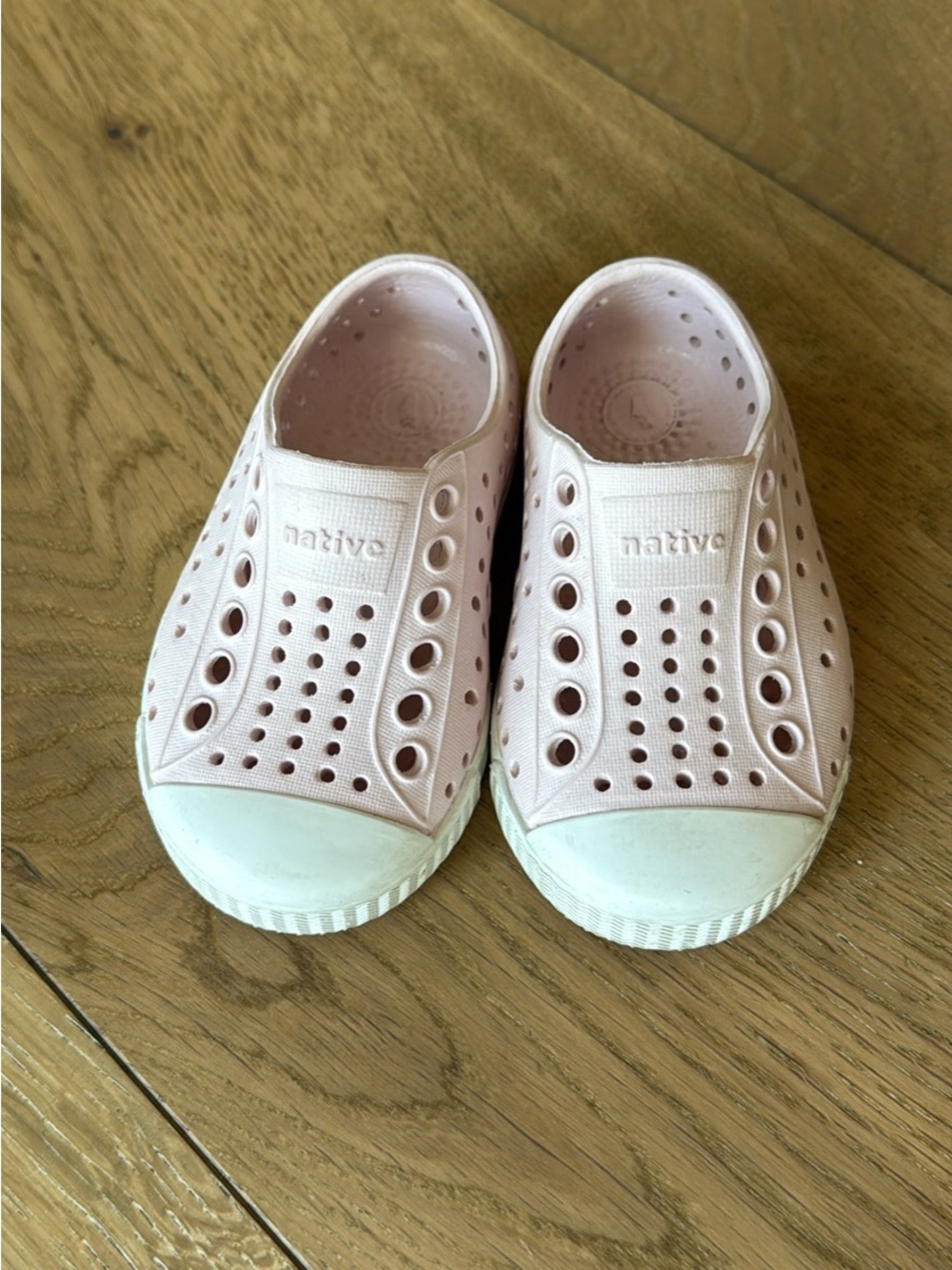 Native Kids Water Shoe Slip-On in Light Pink and White